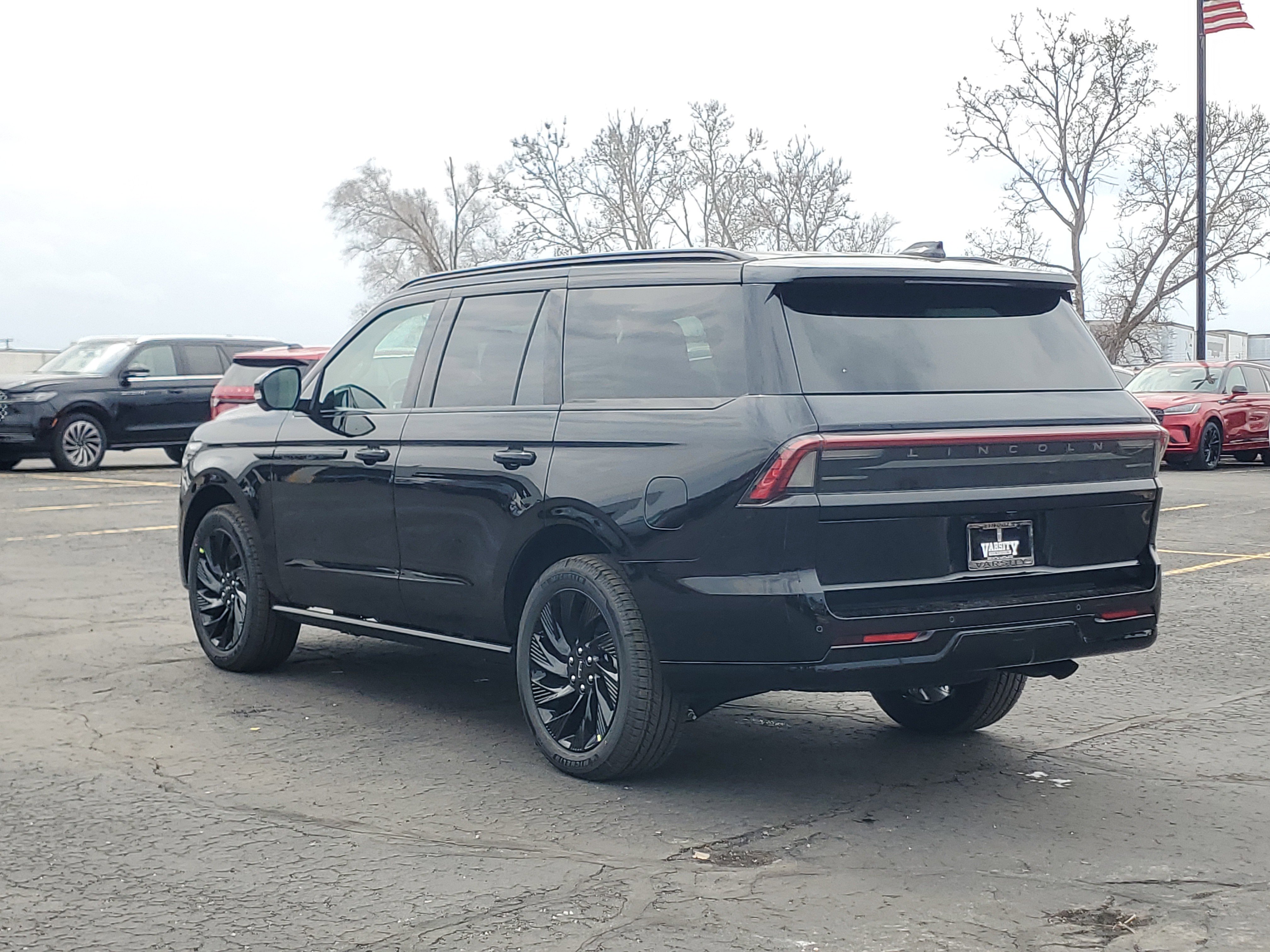 New 2026 Lincoln Navigator Reserve image 3