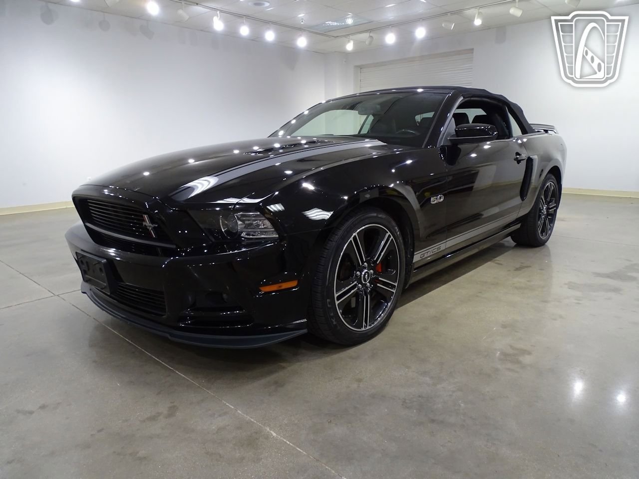 Used 2014 Ford Mustang GT Premium w/ Equipment Group 402A RWD image 4
