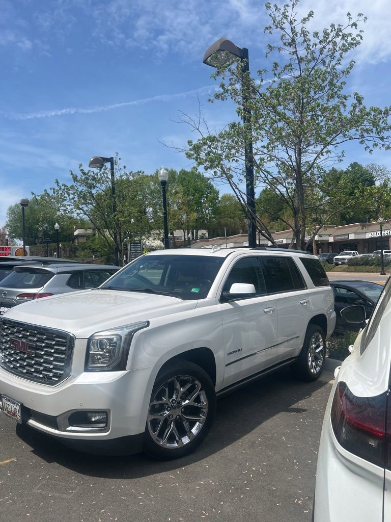 Used 2019 GMC Yukon Denali w/ Denali Ultimate Package image 2