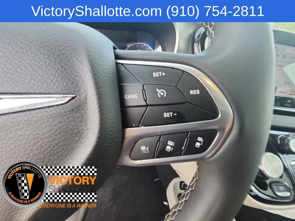 Certified 2024 Chrysler Pacifica Touring-L FWD image 14