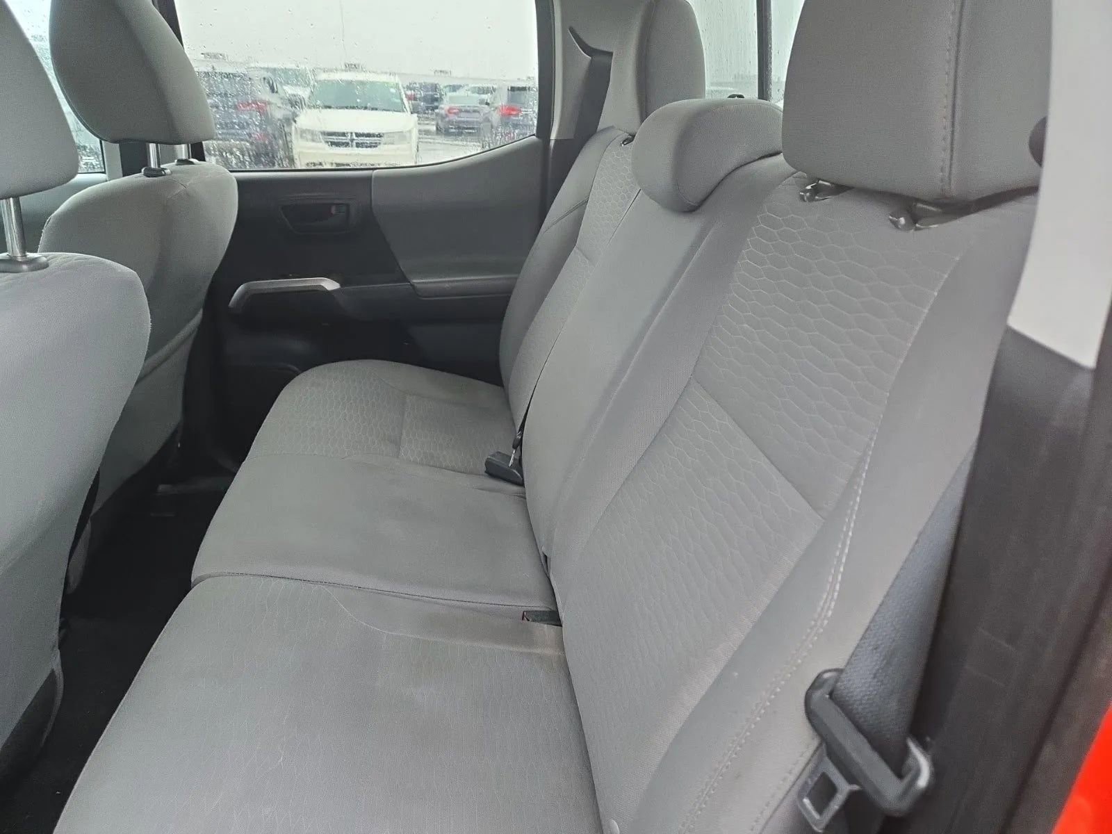 Used 2016 Toyota Tacoma SR5 w/ SR5 Appearance Package (SN) AWD/4WD image 6