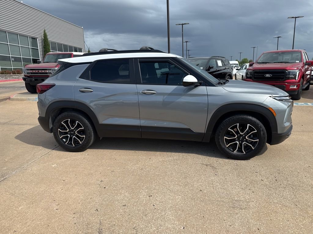 Used 2024 Chevrolet TrailBlazer ACTIV w/ Convenience Package image 2