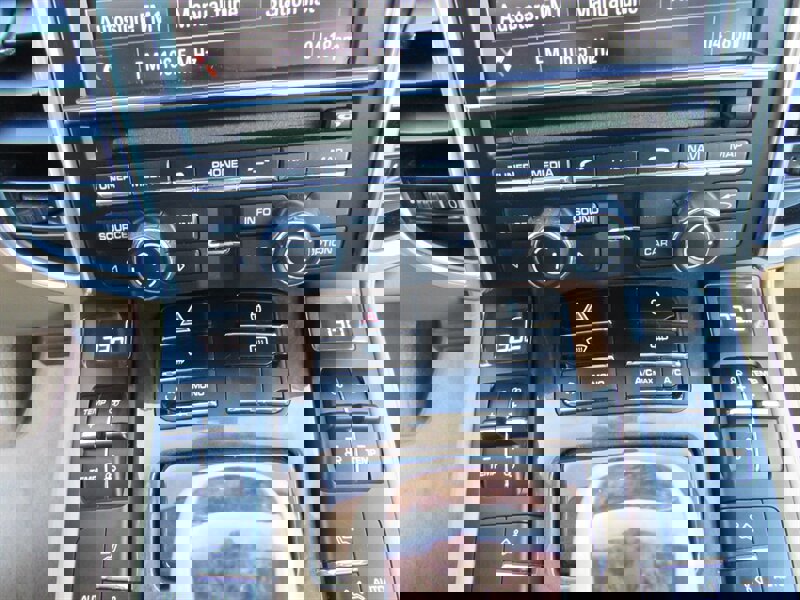 Used 2013 Porsche Cayenne image 15