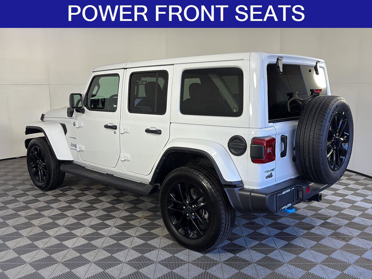 Used 2024 Jeep Wrangler Sahara w/ Technology Group image 7