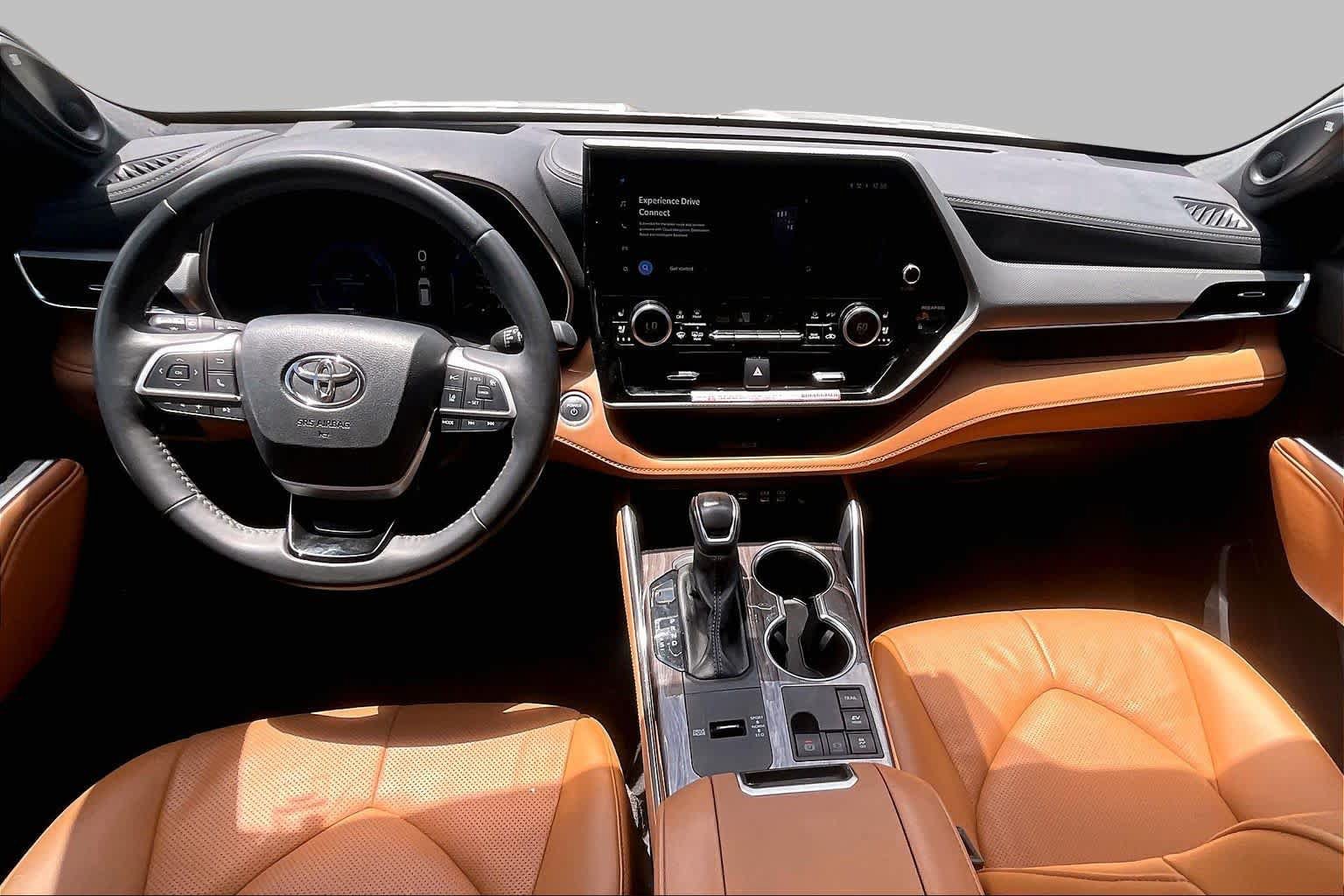 Used 2025 Toyota Highlander Platinum AWD/4WD image 15