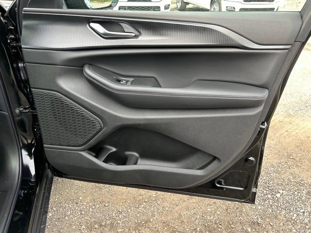 New 2025 Jeep Grand Cherokee Altitude image 30