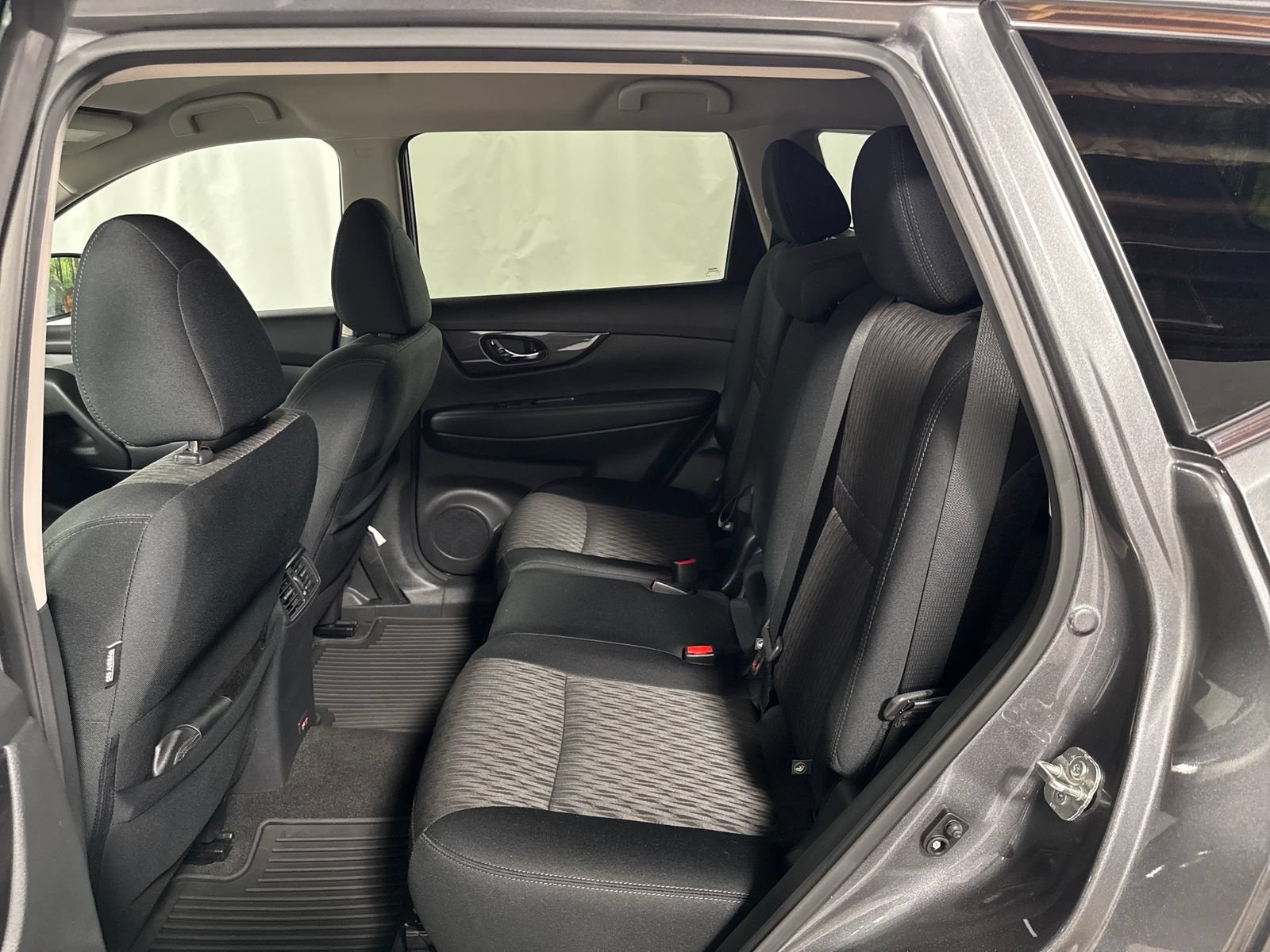 Used 2020 Nissan Rogue S w/ Special Edition Package AWD/4WD image 5