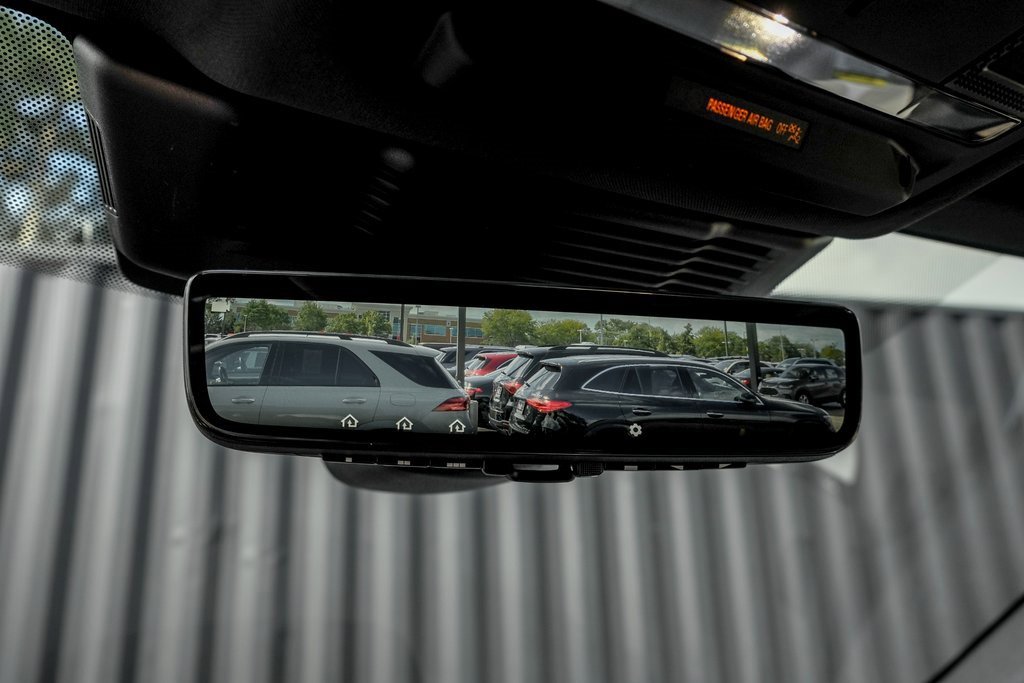 New 2025 Land Rover Discovery Sport Dynamic SE image 16