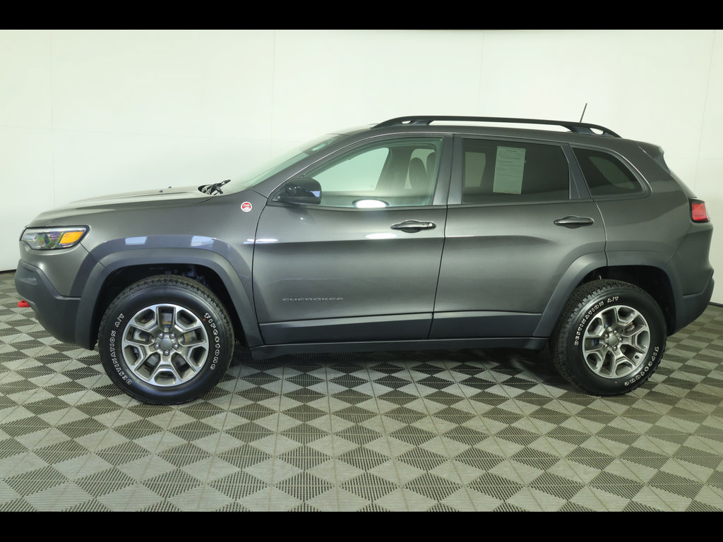 Used 2022 Jeep Cherokee Trailhawk w/ Premium Leather Package AWD/4WD image 15