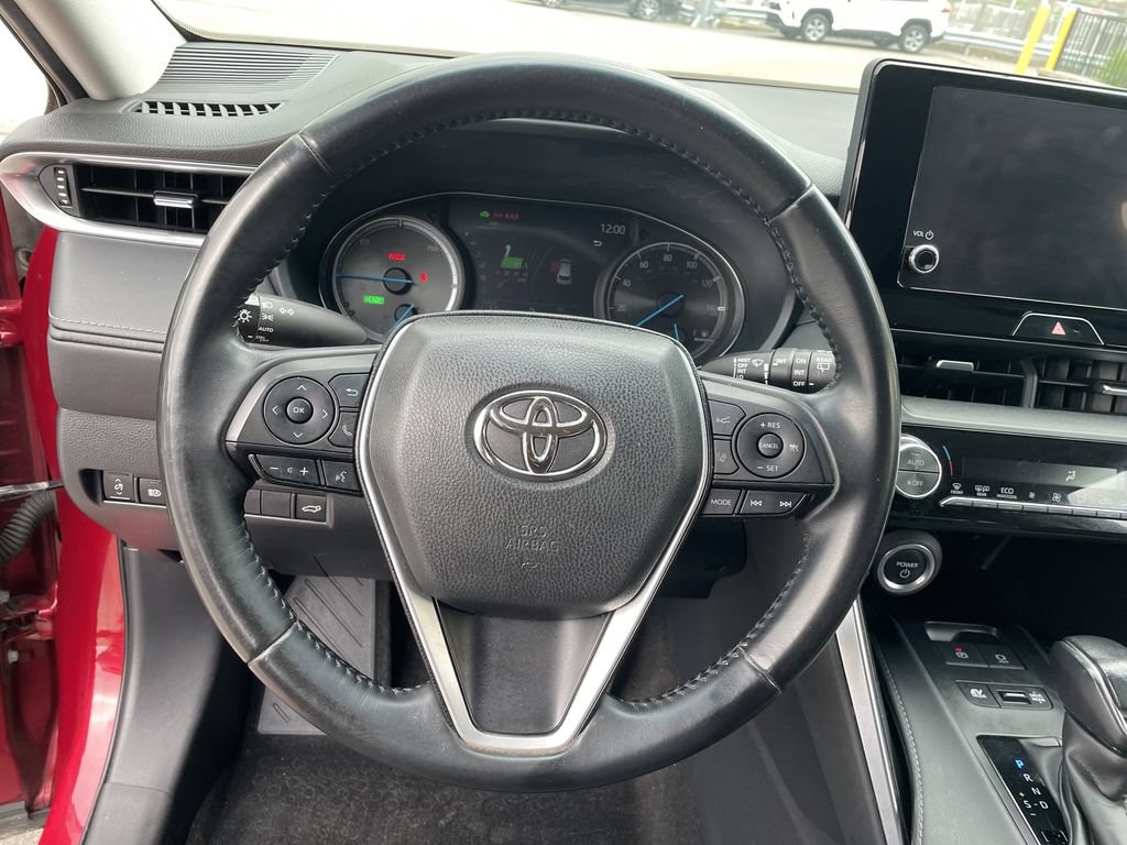 Used 2023 Toyota Venza LE AWD/4WD image 16