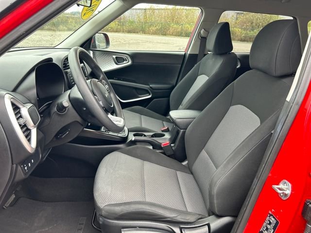 Used 2023 Kia Soul LX w/ Option Group 015 image 19