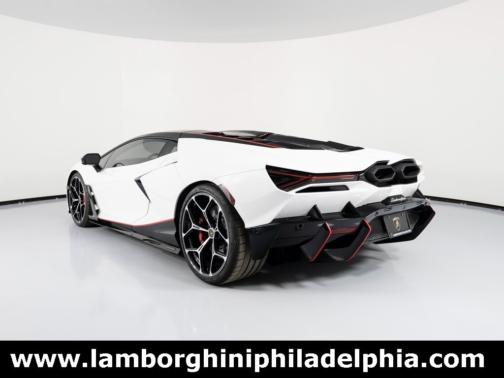 Used 2024 Lamborghini Revuelto image 9