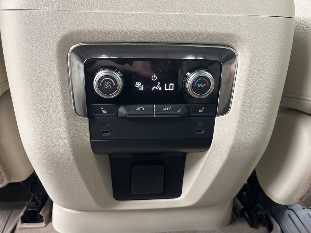 New 2026 GMC Yukon Denali w/ Sun & Power Step Package AWD/4WD image 24
