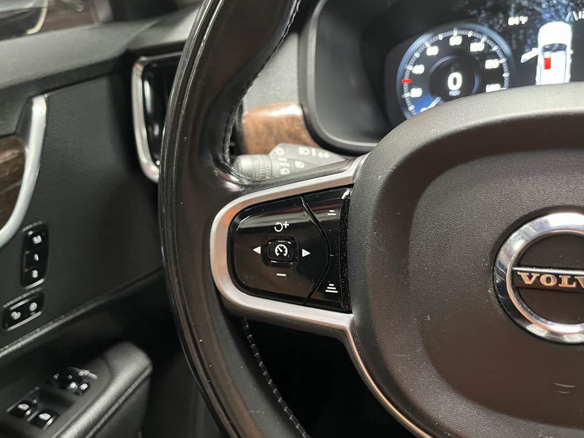Used 2017 Volvo S90 T6 Momentum AWD/4WD image 16