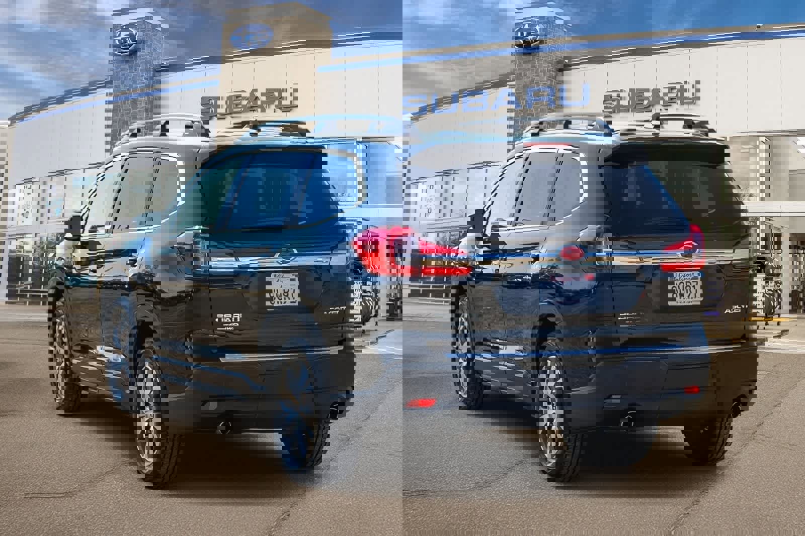 Used 2019 Subaru Ascent Premium w/ Popular Package #3 image 2