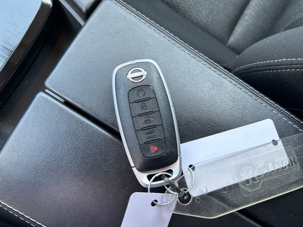 Used 2025 Nissan Rogue SV FWD image 20