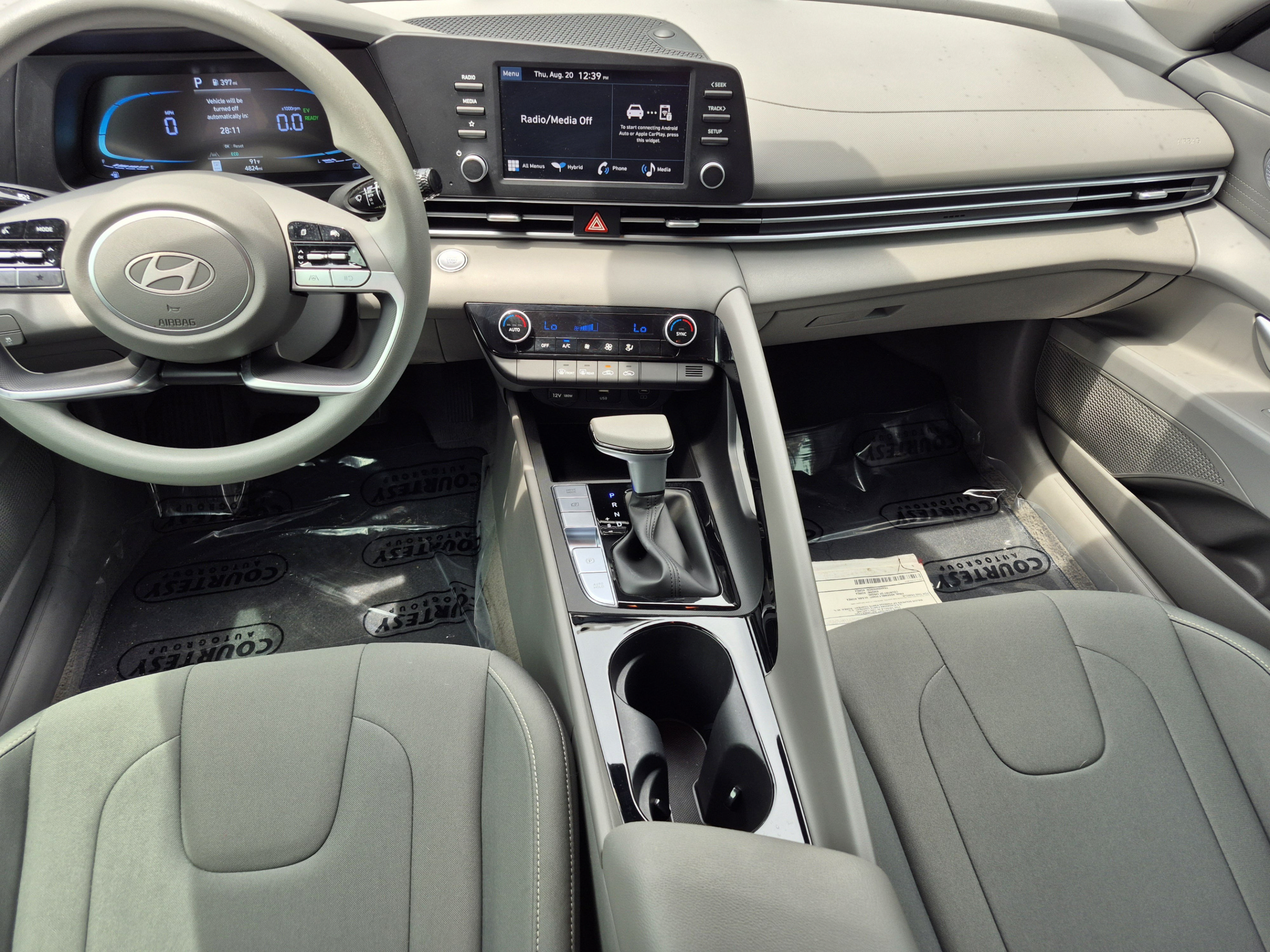 Certified 2025 Hyundai Elantra Hybrid FWD image 12