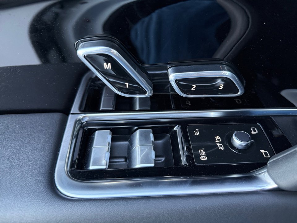 Certified 2023 Land Rover Range Rover SE AWD/4WD image 27