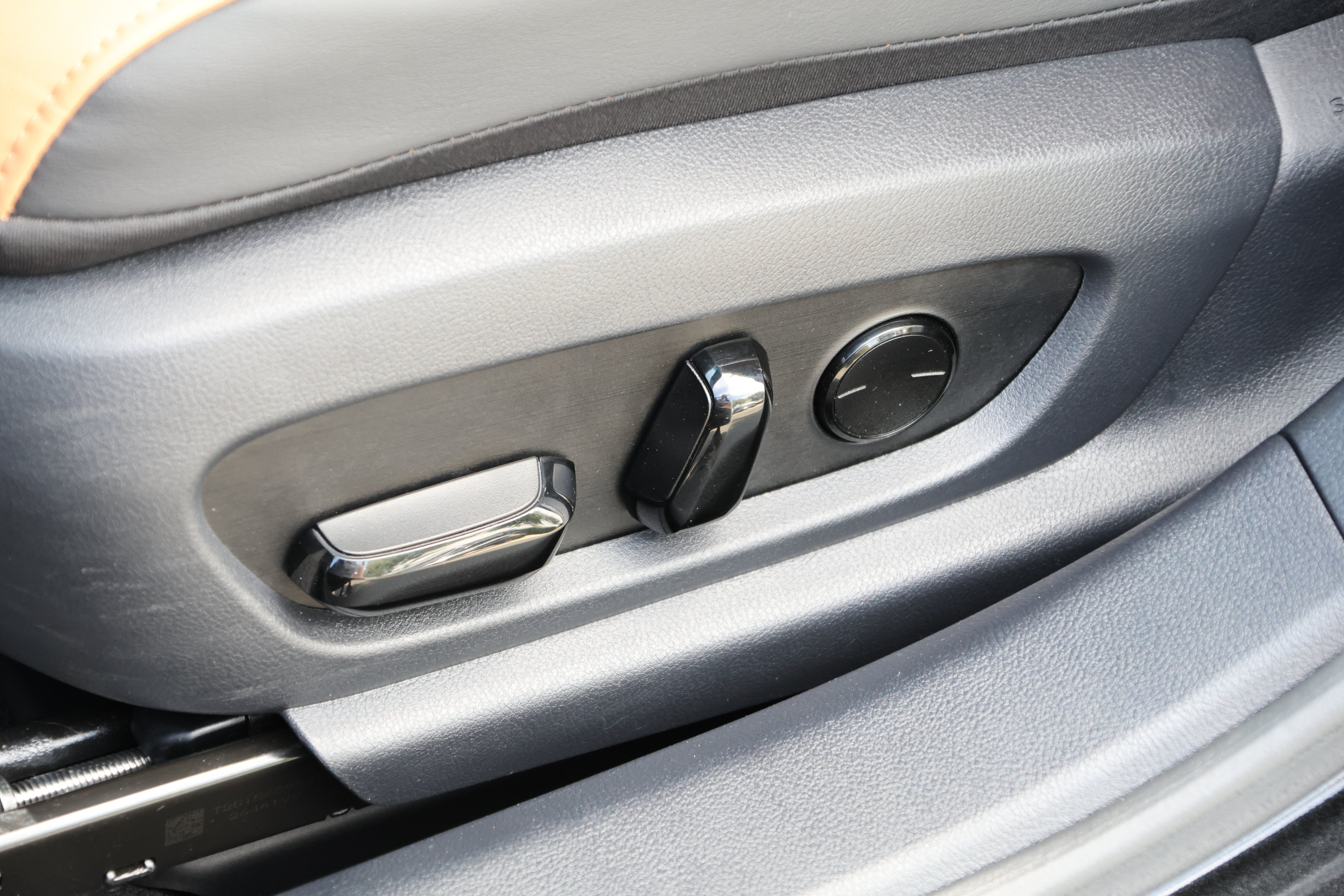 Certified 2025 Lexus ES 350 w/ Premium Package FWD image 31