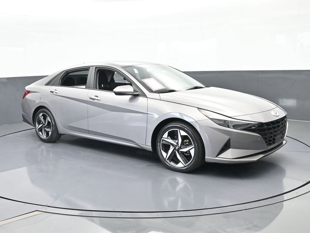 Used 2023 Hyundai Elantra SEL w/ Convenience Package image 8
