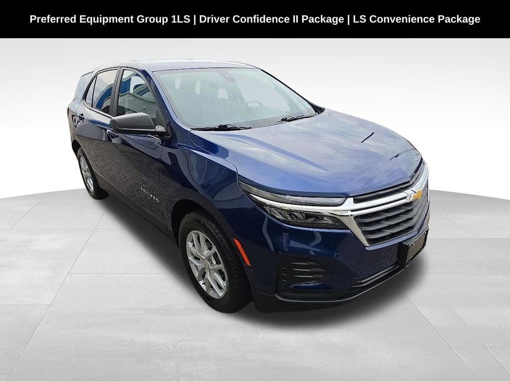Used 2023 Chevrolet Equinox LS w/ LS Convenience Package AWD/4WD image 1