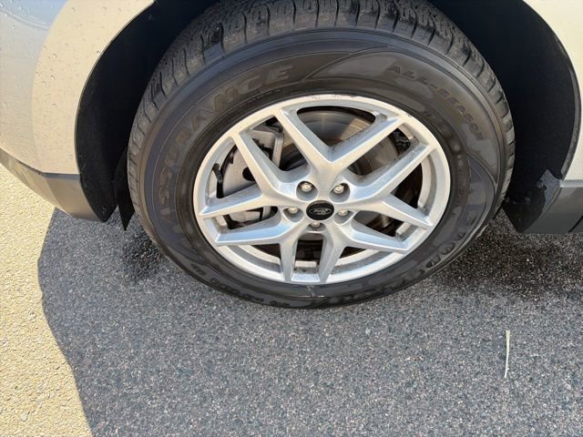 Used 2024 Ford Edge SEL image 11