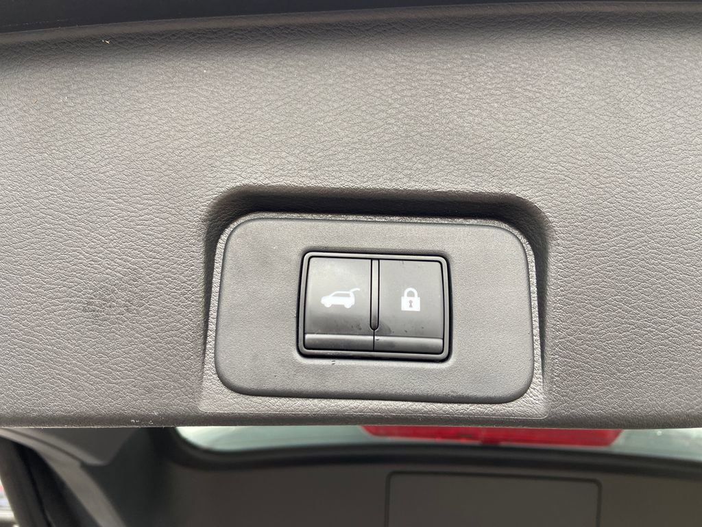 Used 2024 Nissan Rogue SL image 19