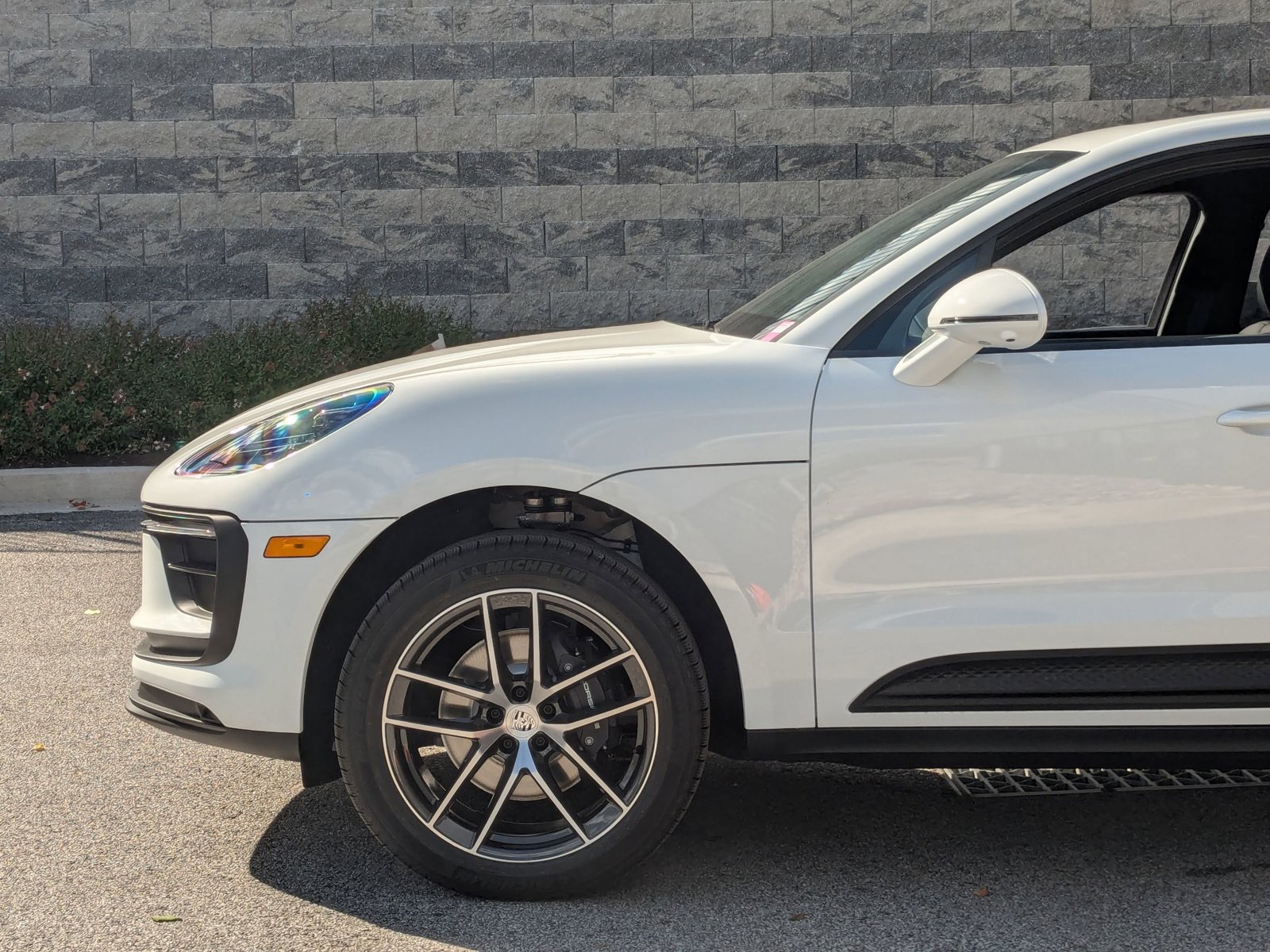 Certified 2026 Porsche Macan AWD/4WD image 11