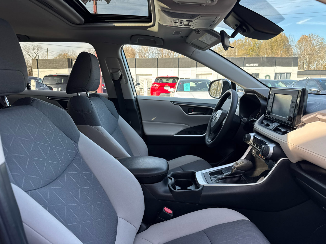 Used 2019 Toyota RAV4 XLE image 10