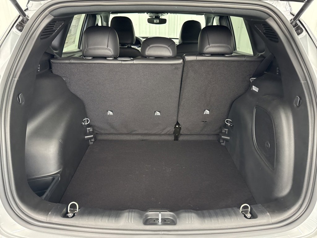 New 2025 Jeep Compass Limited w/ Sun & Sound Group image 8