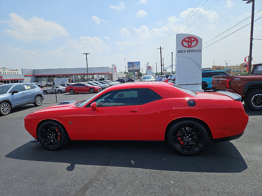 Used 2023 Dodge Challenger R/T Scat Pack w/ Dynamics Package RWD image 2