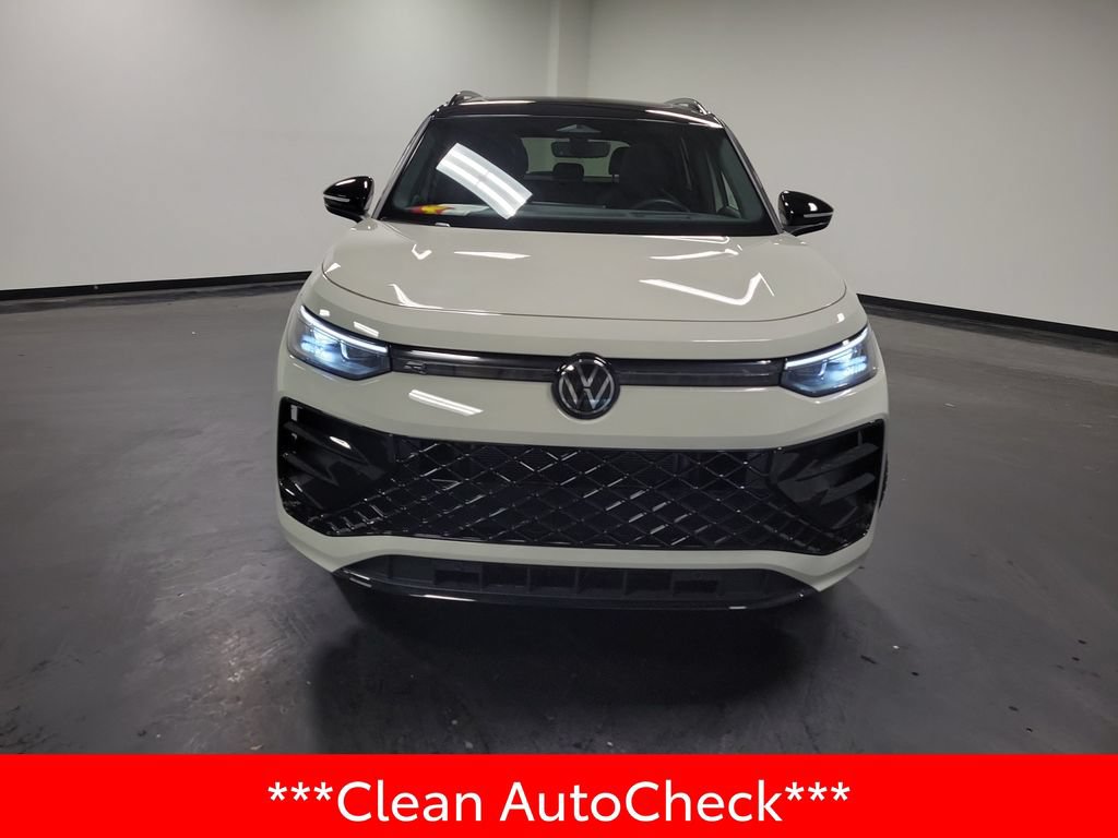 Used 2026 Volkswagen Tiguan SE R-Line FWD image 3