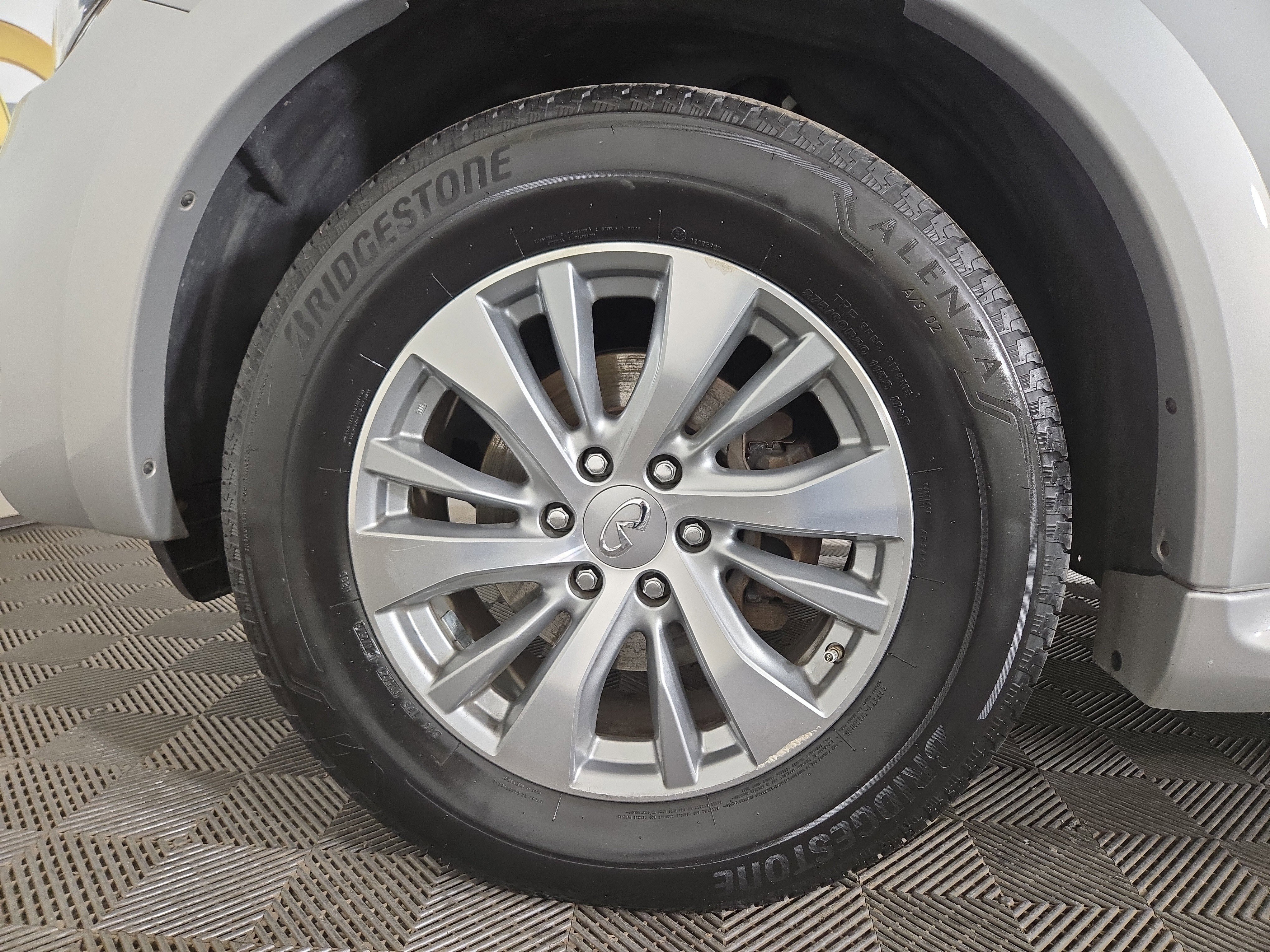 Used 2017 INFINITI QX80 4WD w/ Driver Assistance Package image 34