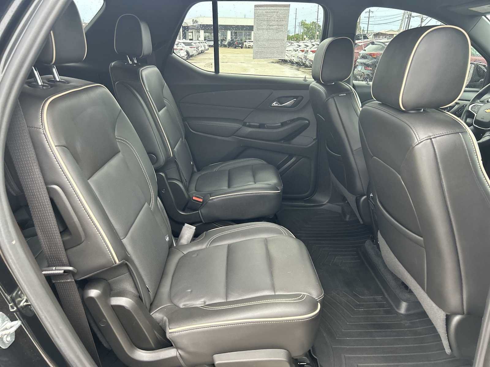Used 2023 Chevrolet Traverse Premier AWD/4WD image 28