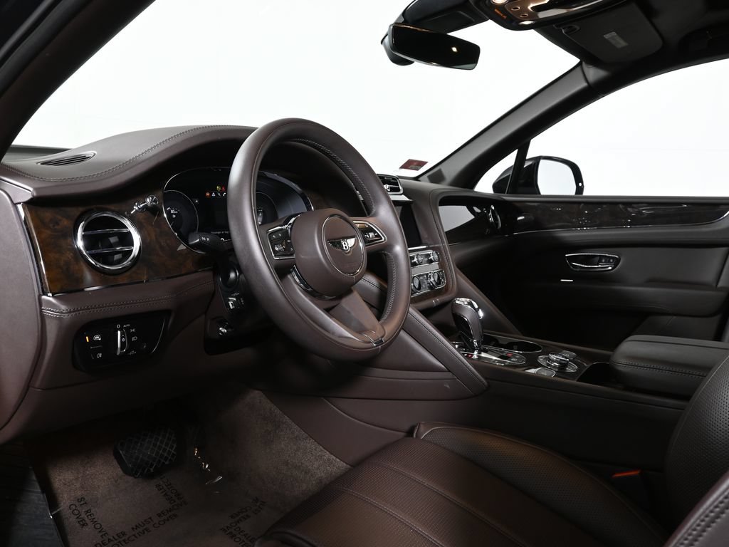 Used 2022 Bentley Bentayga AWD/4WD image 4