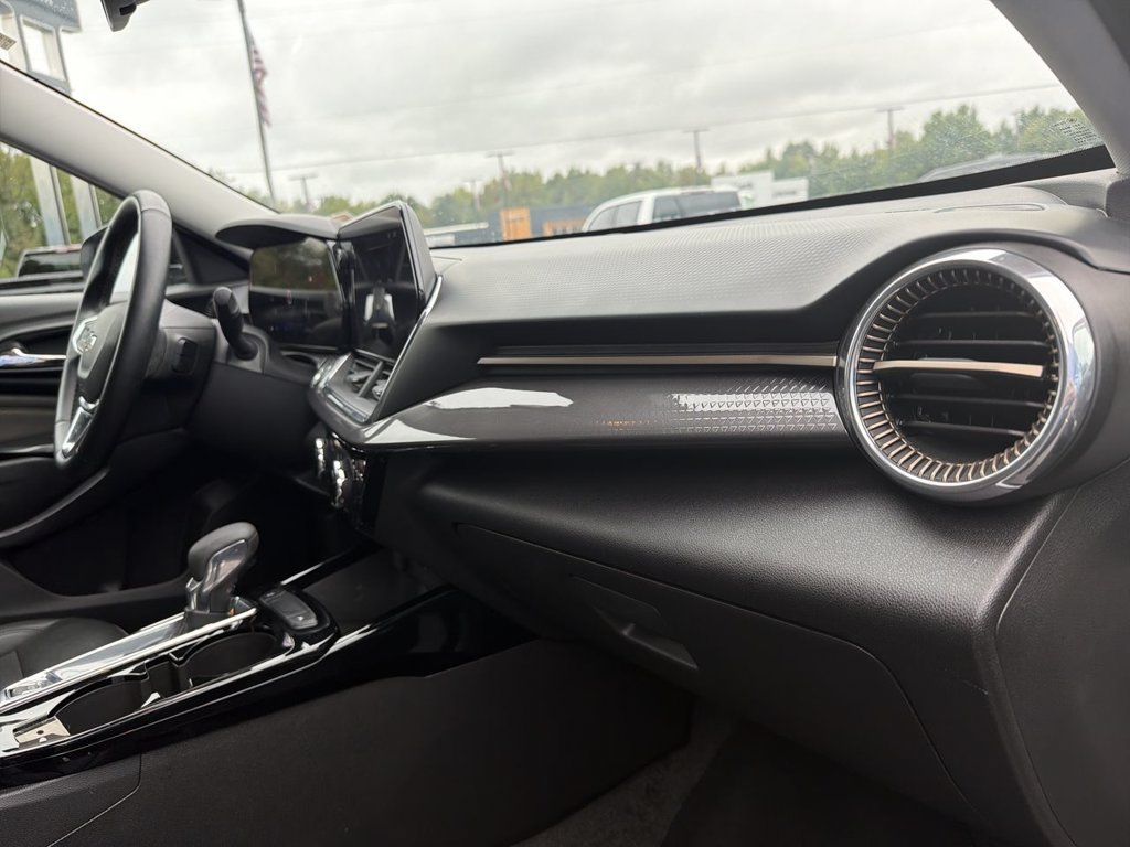 Used 2025 Chevrolet Trax ACTIV FWD image 29