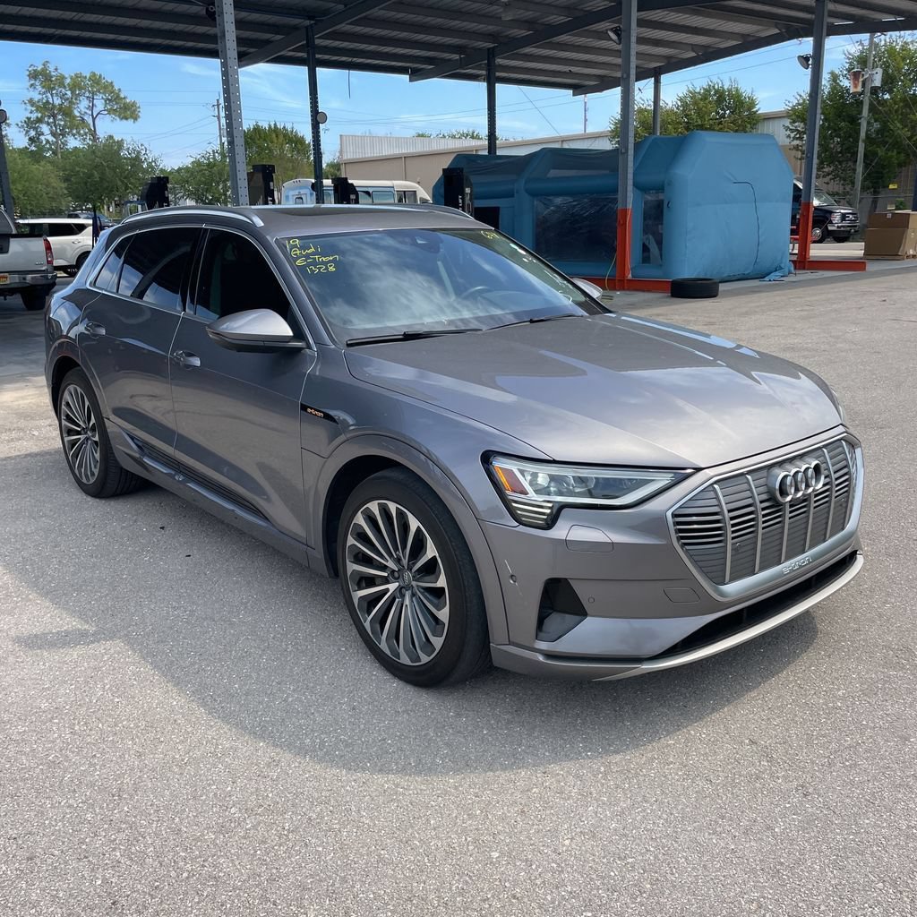 Used 2019 Audi e-tron Prestige w/ Prestige Package