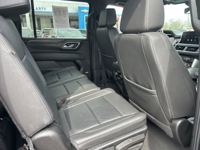 Used 2024 Chevrolet Suburban LT image 31