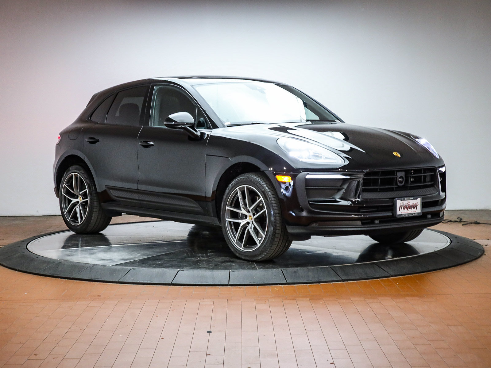 Certified 2026 Porsche Macan AWD/4WD image 14