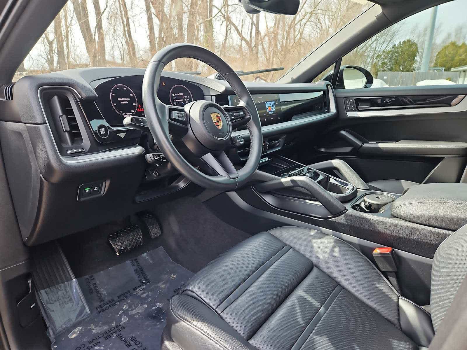 Certified 2024 Porsche Cayenne Coupe AWD/4WD image 11