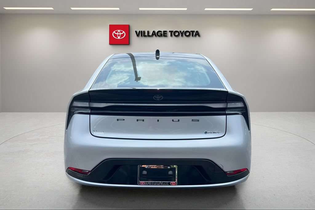 New 2026 Toyota Prius Plug-In Hybrid FWD image 4