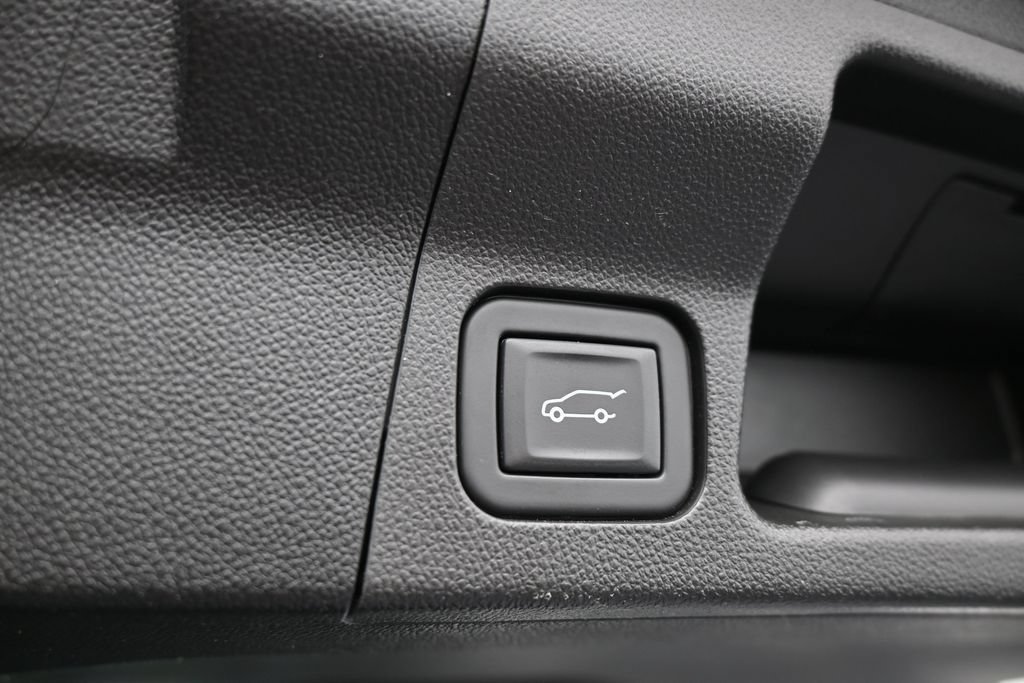 Used 2023 GMC Acadia SLE w/ Driver Convenience Package FWD image 40