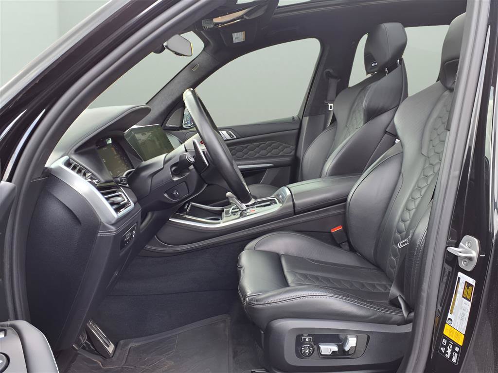 Used 2021 BMW X5 M w/ Executive Package AWD/4WD image 25