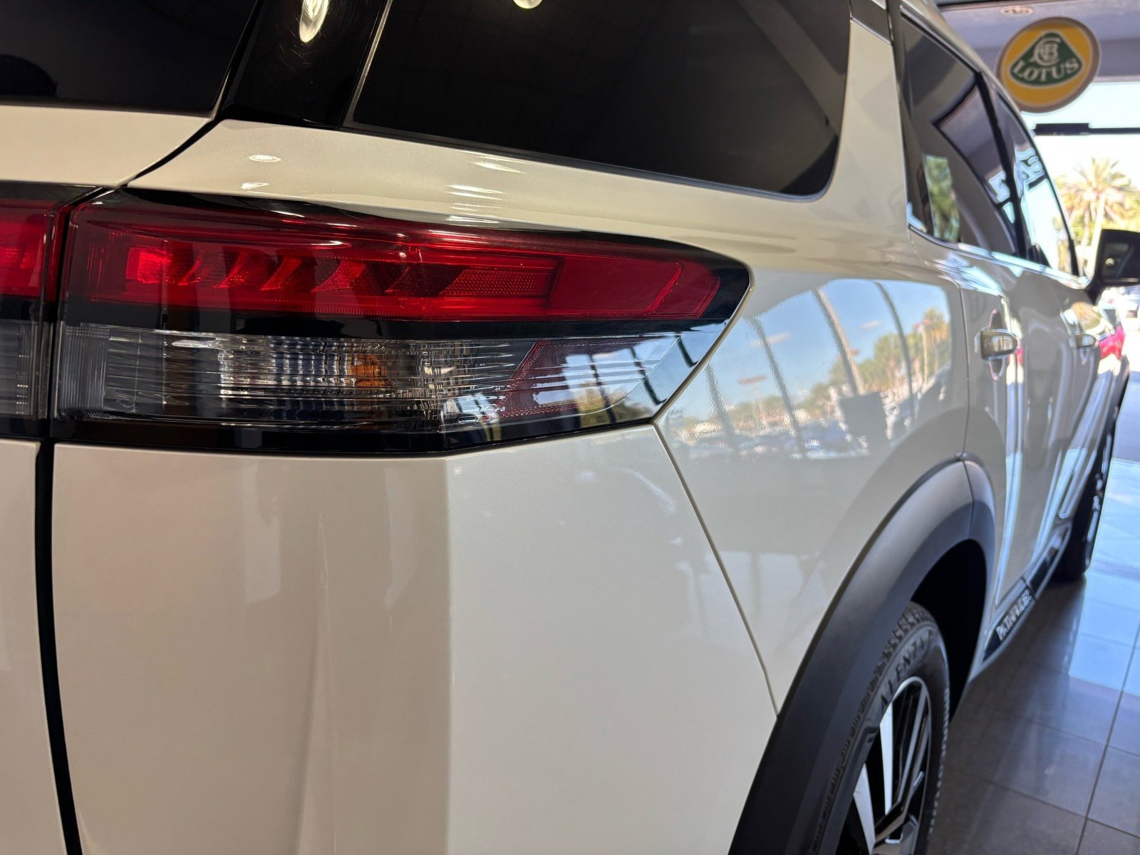 Used 2024 Nissan Pathfinder Platinum w/ Cargo Package image 14