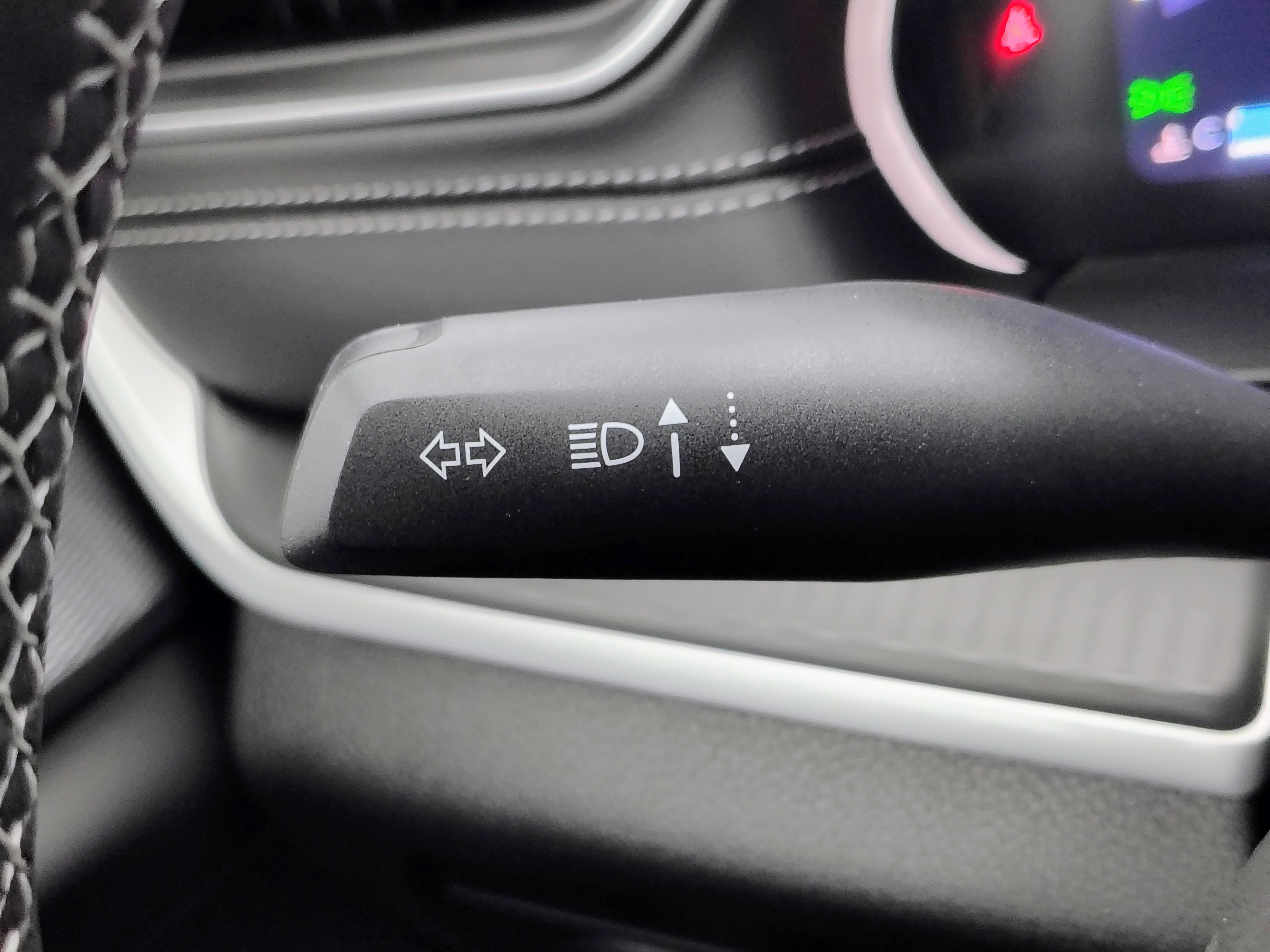 New 2025 Jeep Grand Cherokee Altitude image 35