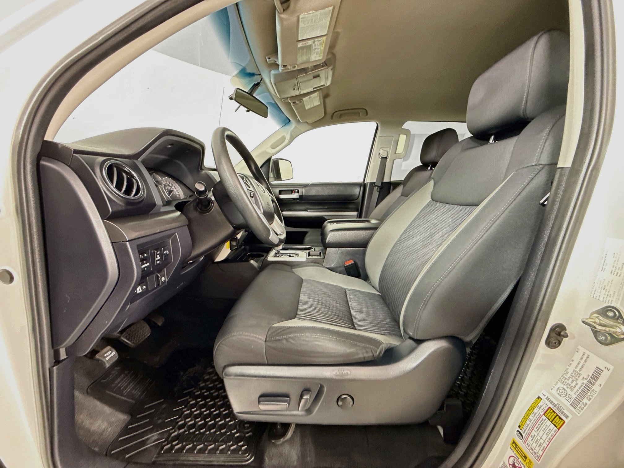 Used 2017 Toyota Tundra SR5 AWD/4WD image 24
