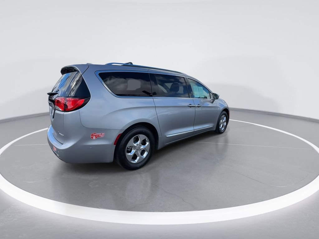 Used 2018 Chrysler Pacifica Limited w/ Advanced Safetytec Group FWD image 14