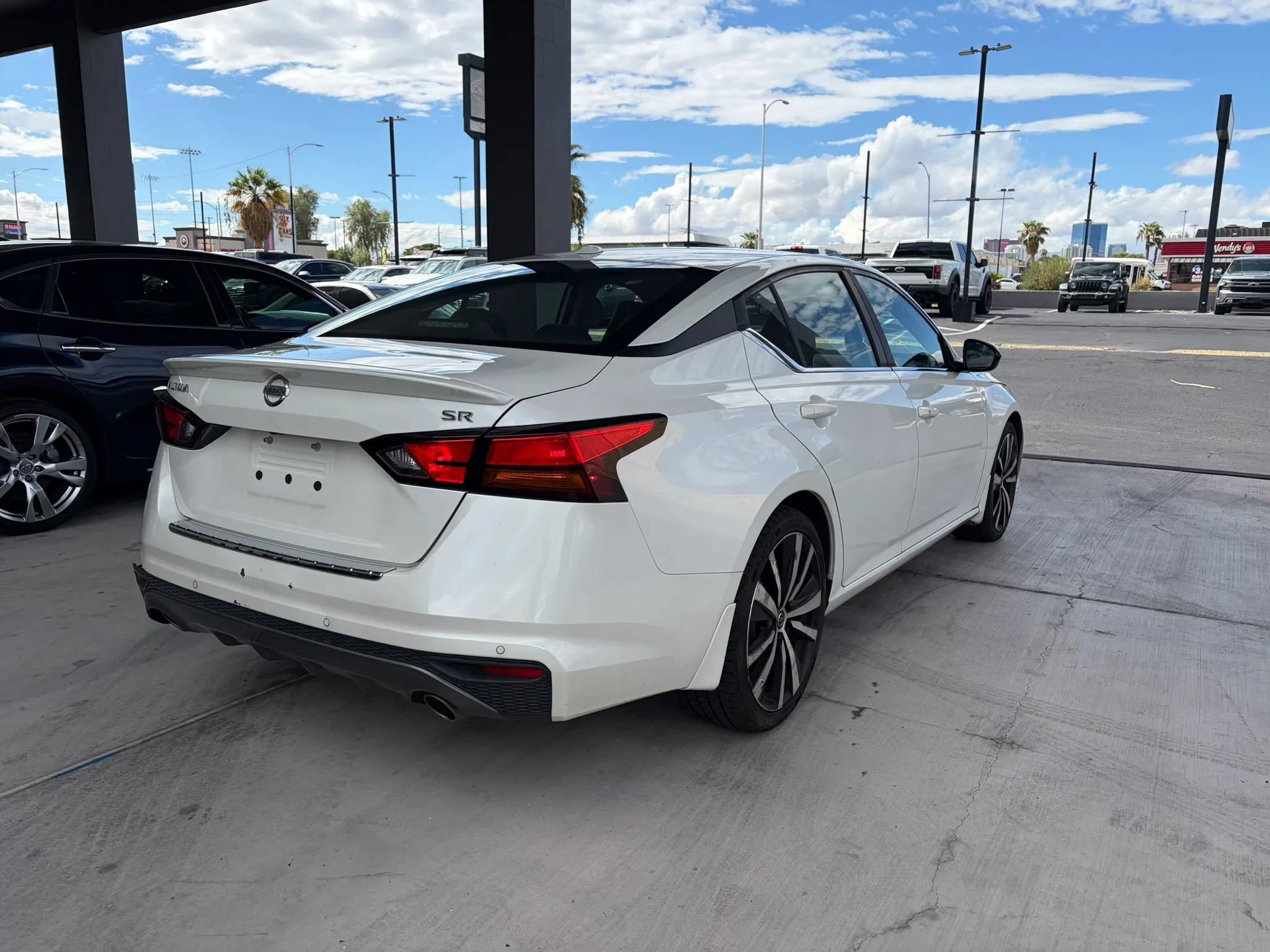 Used 2020 Nissan Altima 2.5 SR FWD image 4