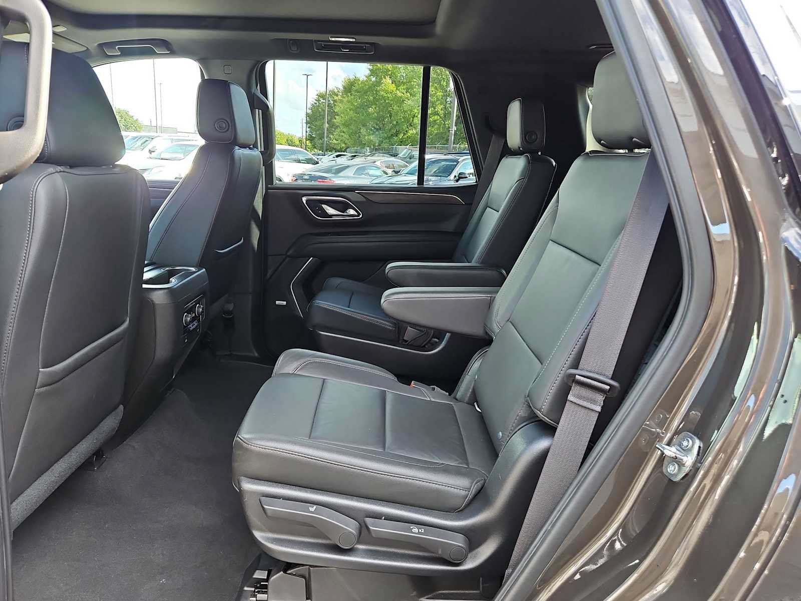 Used 2021 Chevrolet Tahoe LT AWD/4WD image 17