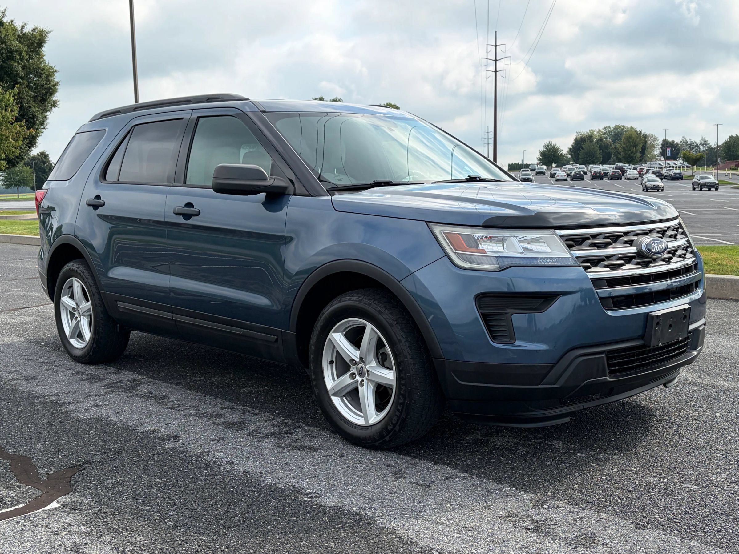 Used 2019 Ford Explorer 4WD w/ Class III Trailer Tow Package image 3